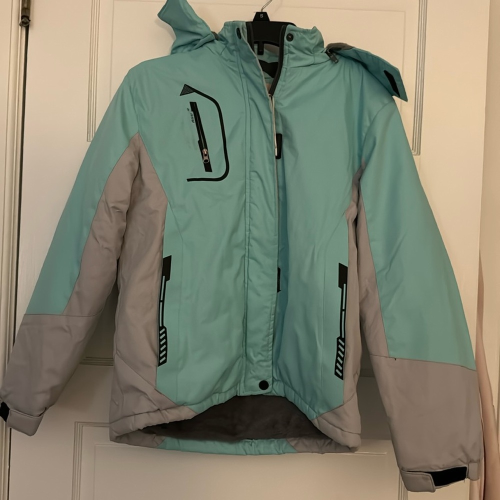 Barely worn girls size 10 ski jacket mint green